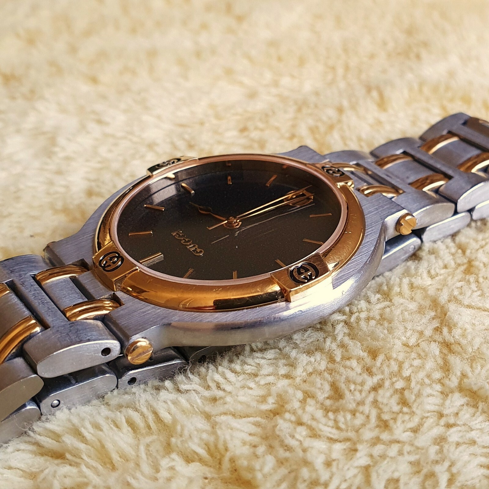 Gucci 9000G купить в Америке, лот 