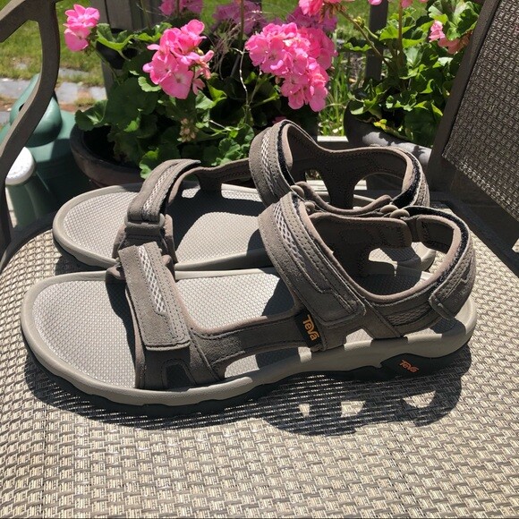 breast cancer awareness flip flops