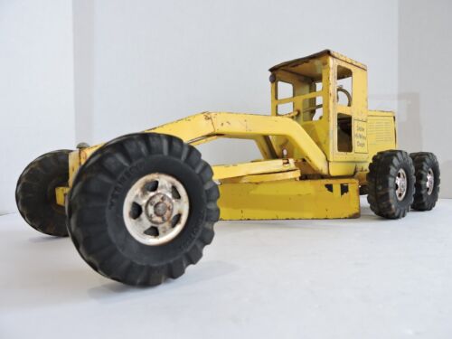 1961 VINTAGE Tonka Road Grader No. 12 Hi-Way Dept for PARTS OR RESTORATION - Picture 3 of 14