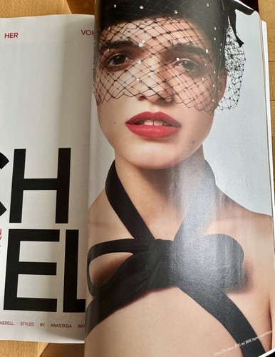 ELLE Magazine May 2022 New Faces Issue ALISON OLIVER Rachel Zegler Fashion NEW - Picture 5 of 7