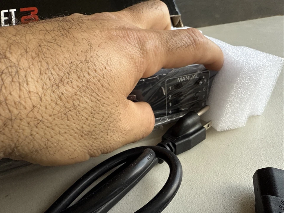 Chauvet DJ Data Stream 8 XLR DMX 3-Pin Rack Mountable Data Flexible Splitter ... - Image 4 of 4