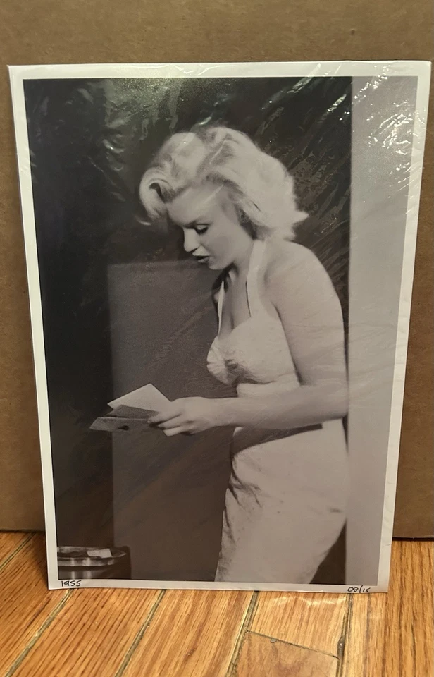 MARILYN MONROE CANDID UNSEEN PICTURE BY MILTON GREENE 1955 LTD ED 8/15 In Shrink - Image 2 of 4