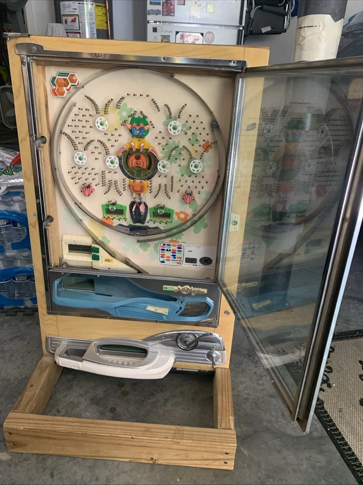 Máquina Pachinko Nishijin 1972 tipo A - pequeña reparación requerida o buena para piezas Foto 4 de 4