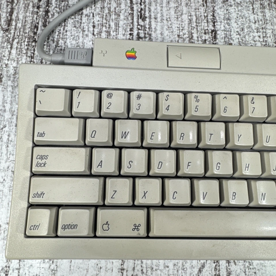 Vintage Apple Keyboard II - ADB - Macintosh - M0487 - Image 2 of 4