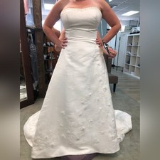 Bonny Bridal Designer Beaded Strapless Floral White Wedding Dress 12 + Veil