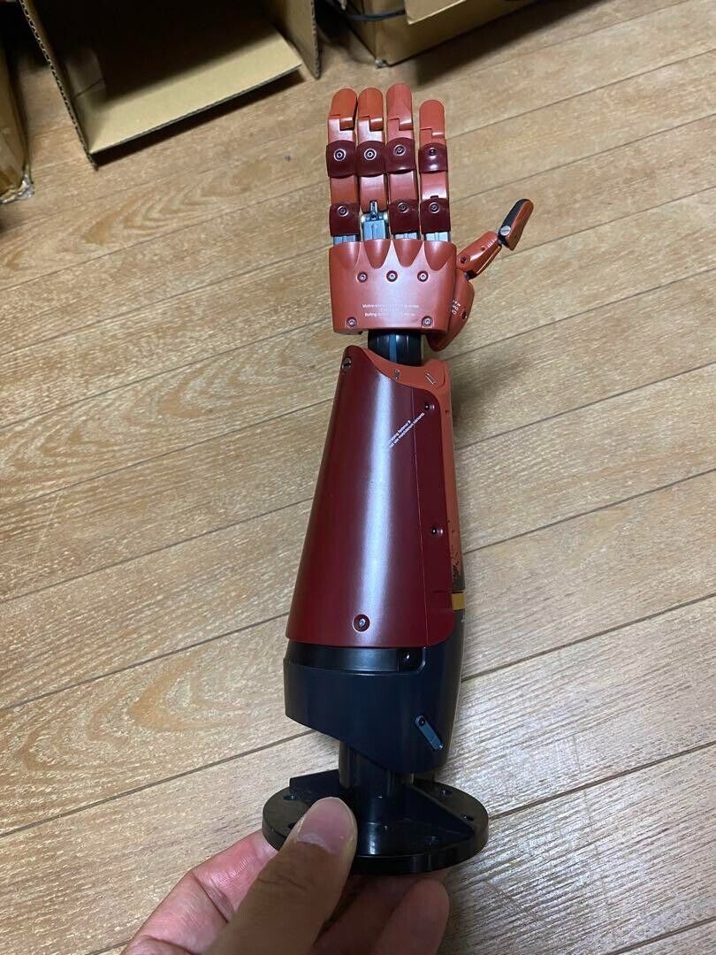 Metal Gear Solid V Venom Snake's Bionic Arm 1/2 Replica