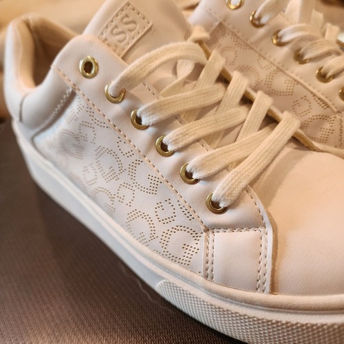 Guess Ivee Women's Low Top Lace Up Leather Trainers In White Size 7.5 M - Picture 8 of 10
