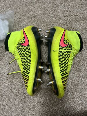 Nike Magista Obra World Cup Volt / Metallic Gold Coin / Black FG