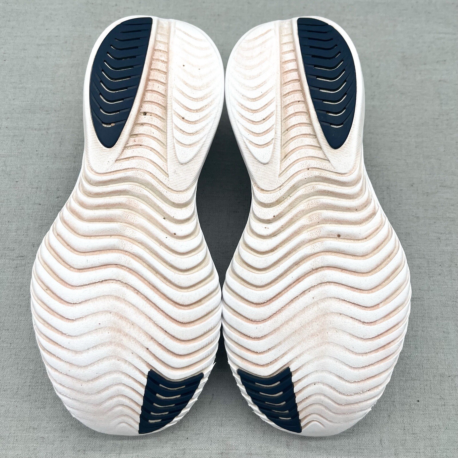 Saucony Kinvara 14 Womens 10.5 Running Shoe Sneaker Fossil Pool Gray Lightweight thumbnail 8