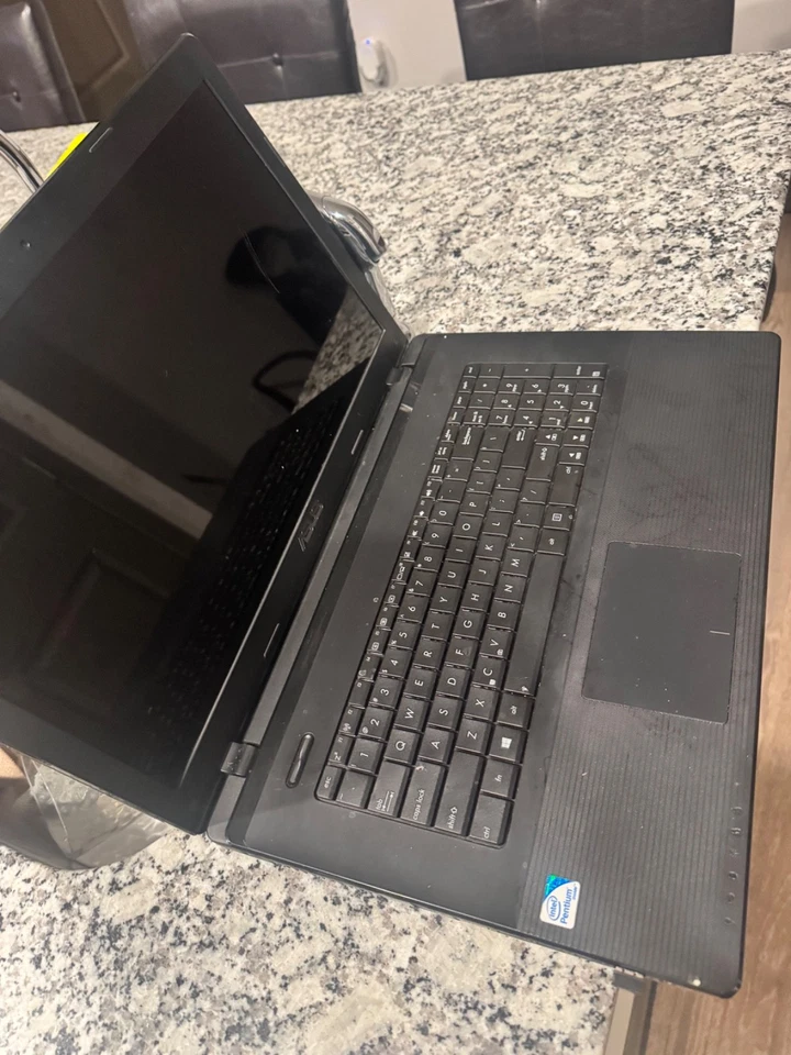 ASUS X551MA 15.6in. (500GB, Intel Celeron, 1.86GHz, 4GB) Notebook/Laptop - Black - Image 3 of 4