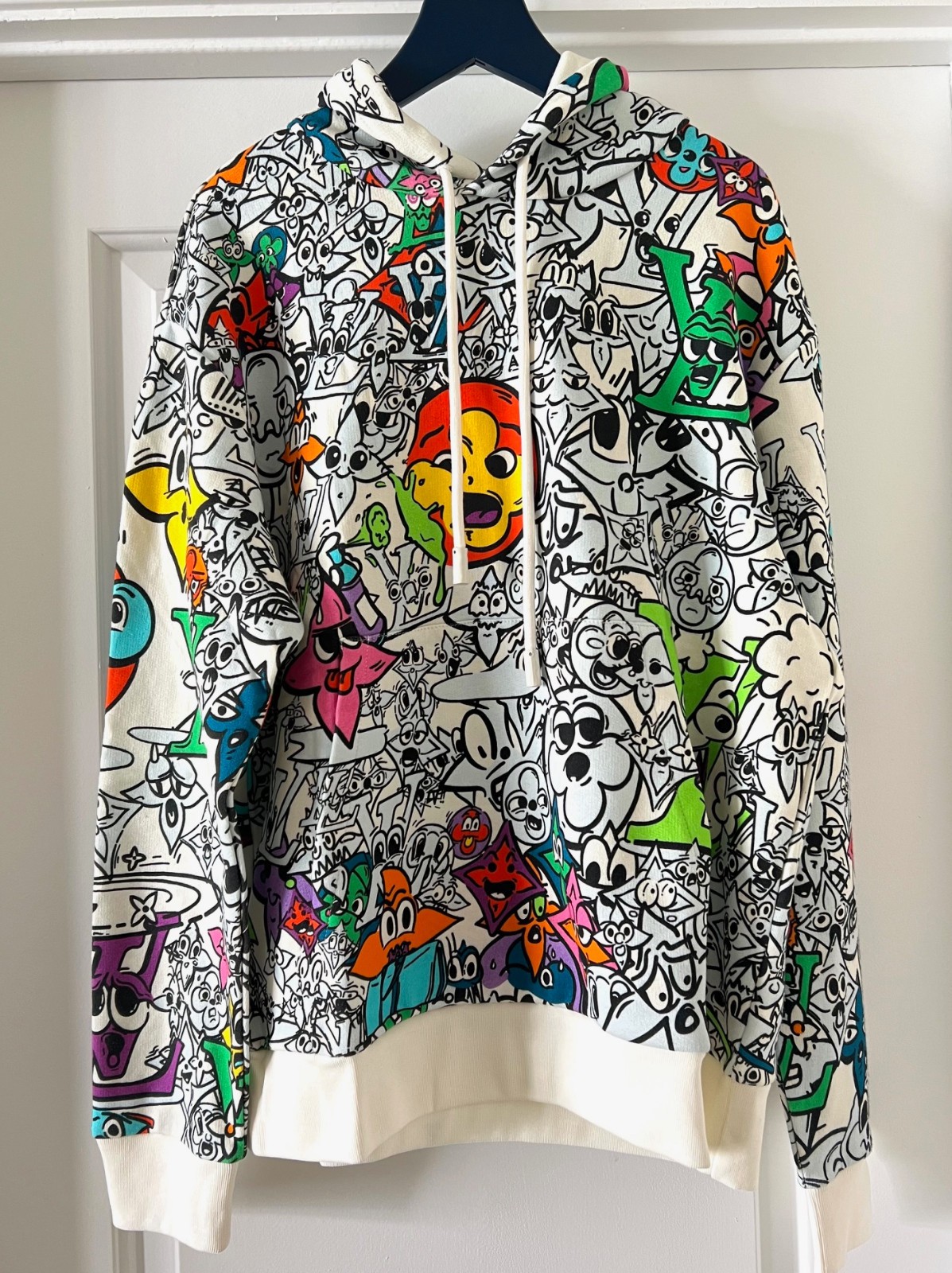 AUTHENTIC LOUIS VUITTON MONOGRAM COMICS HOODIE SW… - image 7