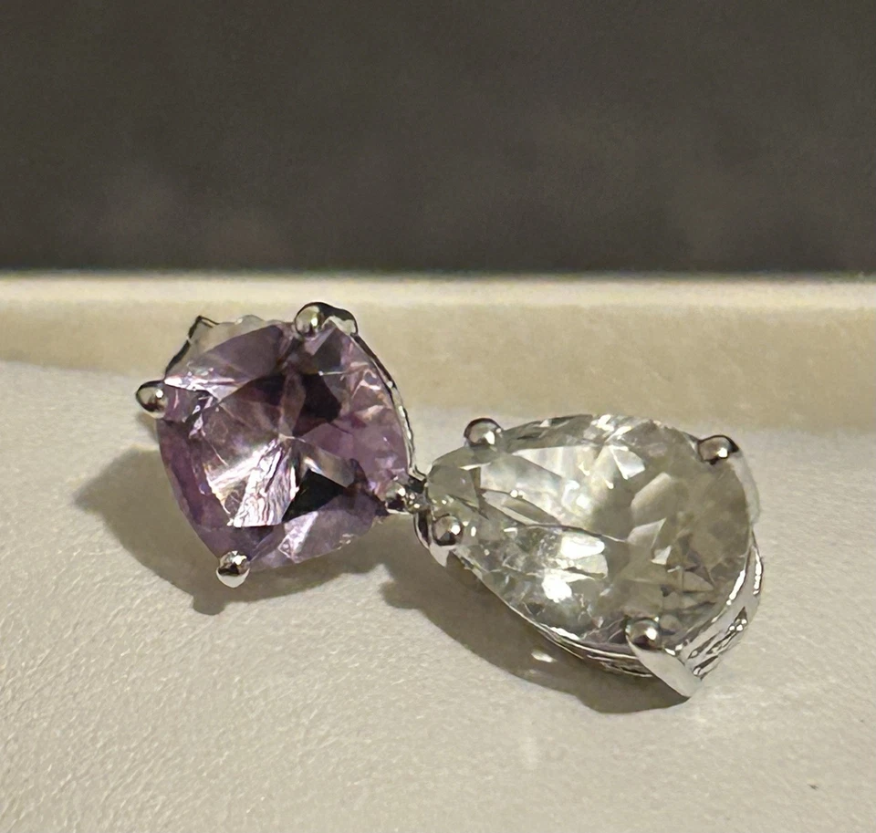 Preciosos pendientes para mujer de oro blanco con amatista de 9 quilates sobre plata de ley Foto 2 de 4