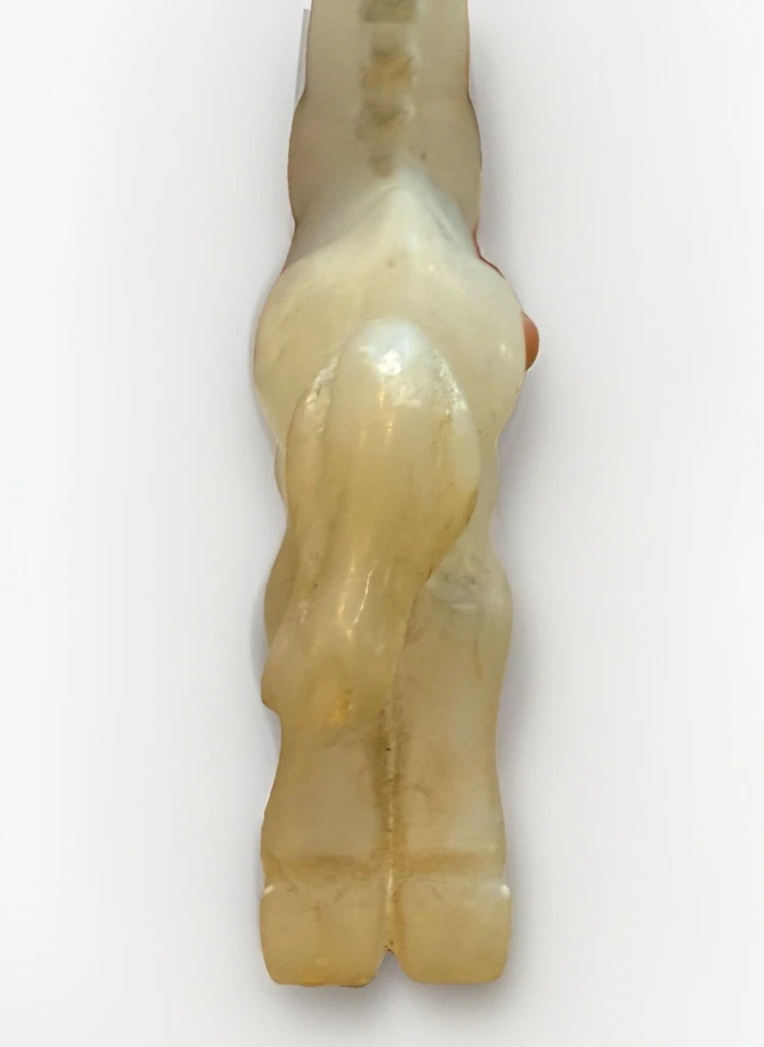 Estatua china tallada de jade blanco de un caballo galopante aprox. siglo XX Foto 4 de 4