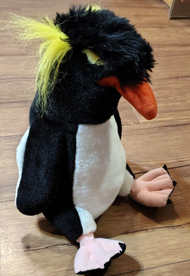 Penguin sitting 11'' Plush VTG  2008 K&M Int'l Rock Hopper Crested Stuffed Animal