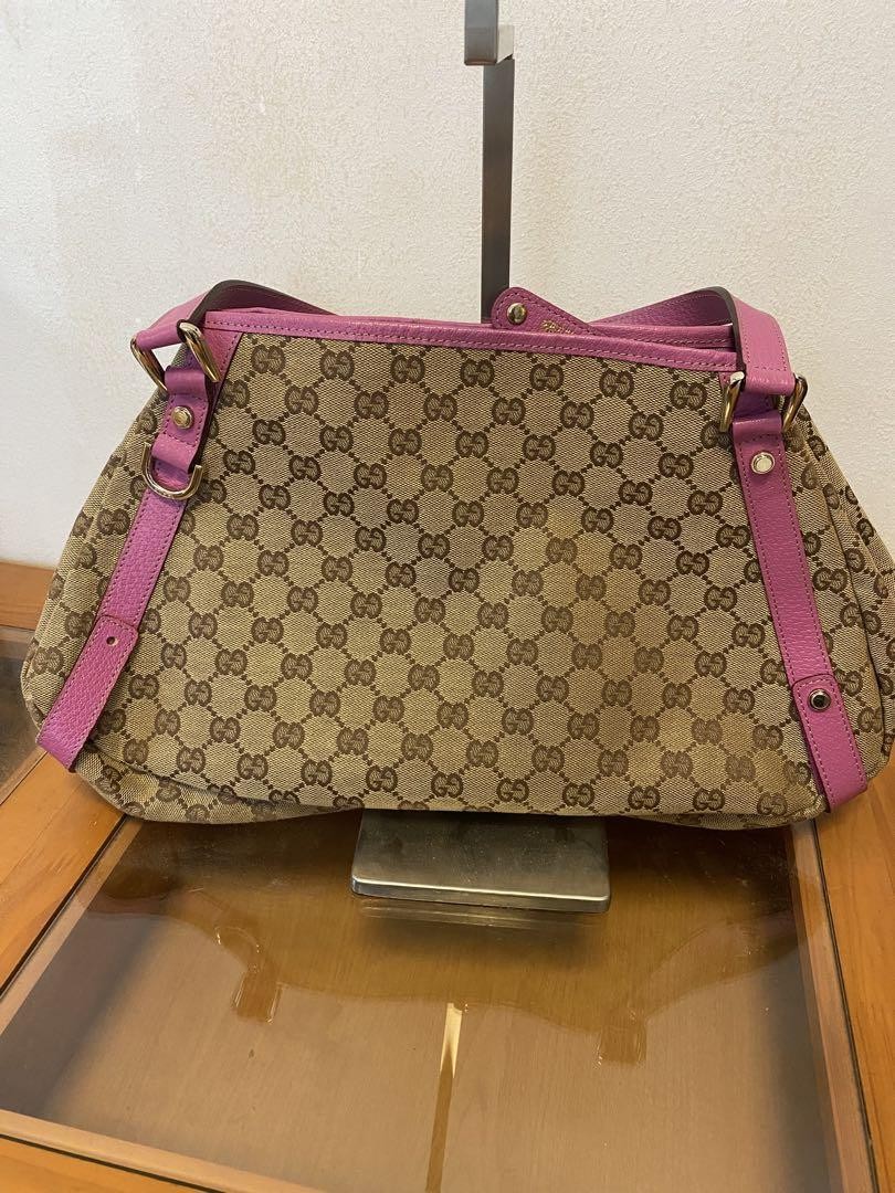 GUCCI GG beige and pink handbag with iconic monogram pattern