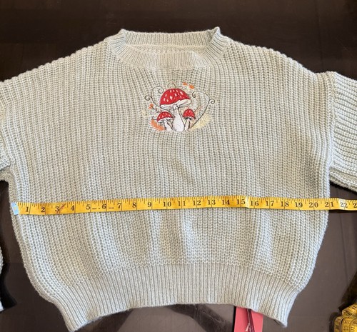 Girls Light Green Sweater Size Large - Picture 4 of 6