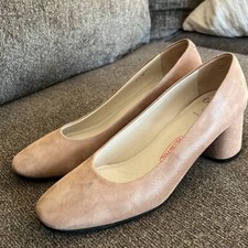 Amalfi by Rangoni Firinze Suede Pump size 7.5