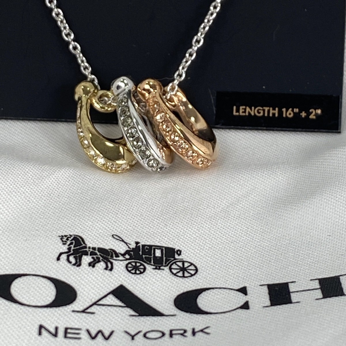 Coach*3連リング*ロゴ*キラキラ*Signature Rondell Necklace New Coach Rondel Pendant Necklace Tricolor Triple Signature