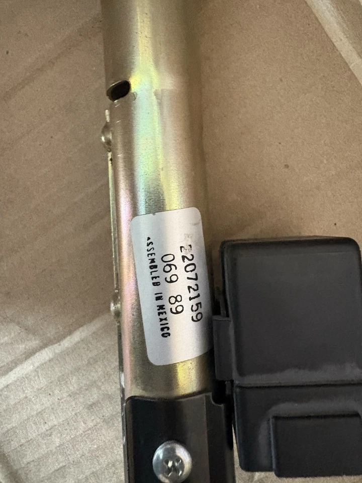 Antena de alimentación 89 Eldorado OEM 22072159 Foto 2 de 3