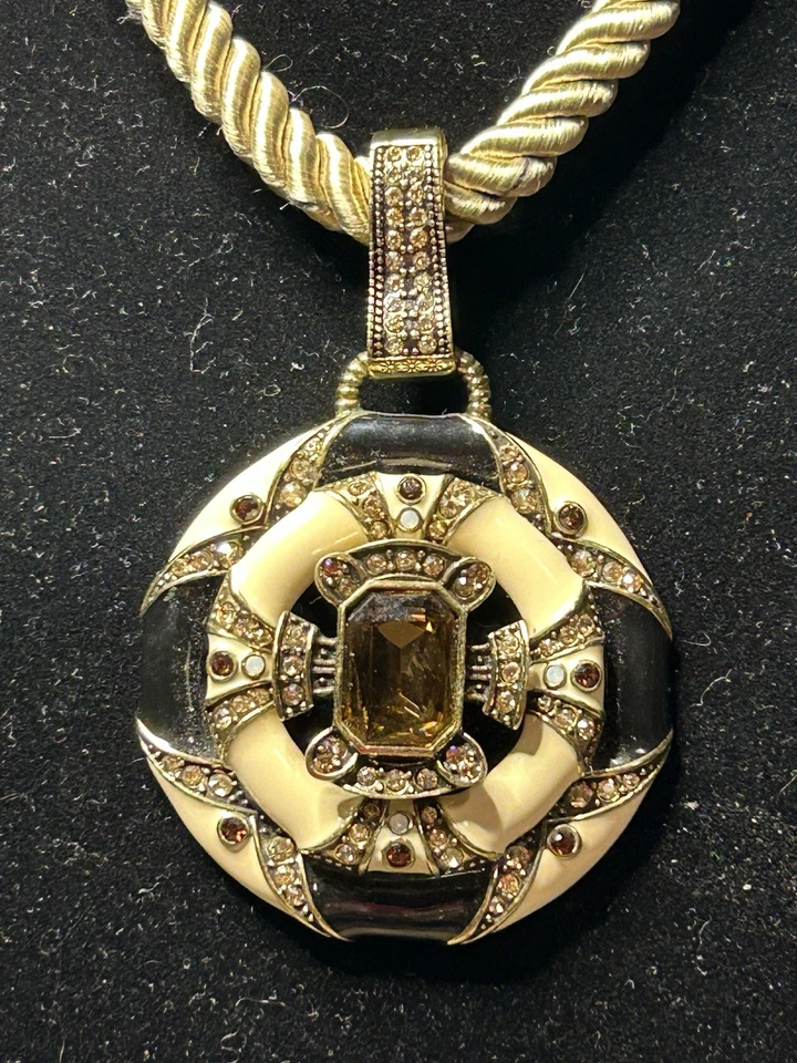 Juego de colgantes y pendientes de cristal citrino esmaltado negro beige Heidi Daus Foto 2 de 4