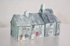 SD MOULDINGS N SCALE STONE PAINTED SEMI DETACHED COTTAGE HOUSE ROW MODEL 9on