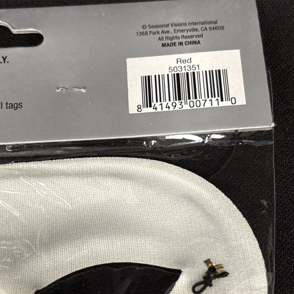 Red Domino Half Mask - Image 4 of 4