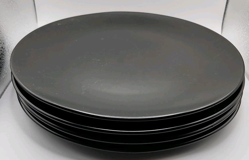 IKEA FARGRIK 12011 Set Of 4 Matte Black Dinner Plates 10” Stoneware