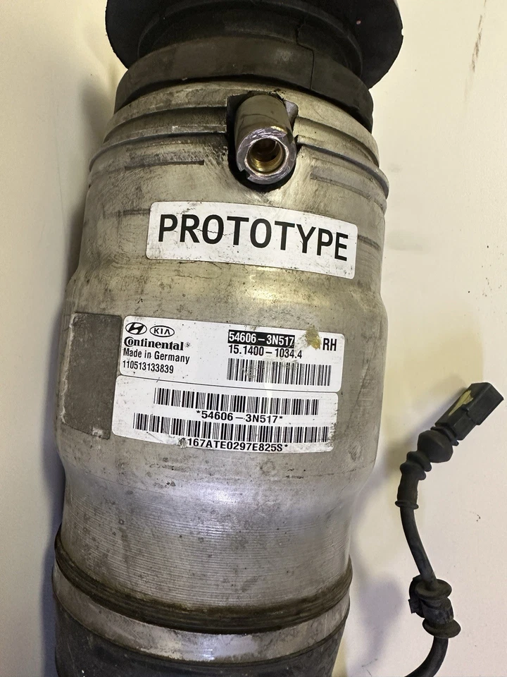 Front Right Air Suspension Shock Absorber 546063N517 for Hyundai Equus 2011-2016 - Image 2 of 4