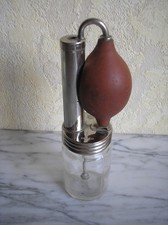 Altes Glasgef&auml;&szlig; DRGM mit Ballpumpe vermutlich ein Inhalierger&auml;t vor 1945