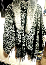 CHARMING EXTREMELY SOFT FAUX GRAY FUR CAPE FRINGE BRAND NEW - NEVER WORN 