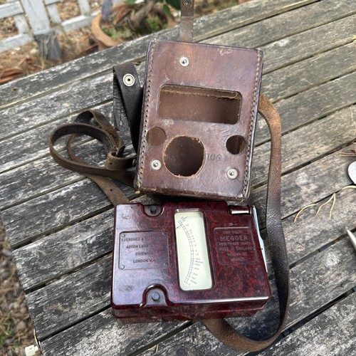 Vintage Megger Isolationstester Evershed & Vignoles 500V 100MΩ Handkurbel