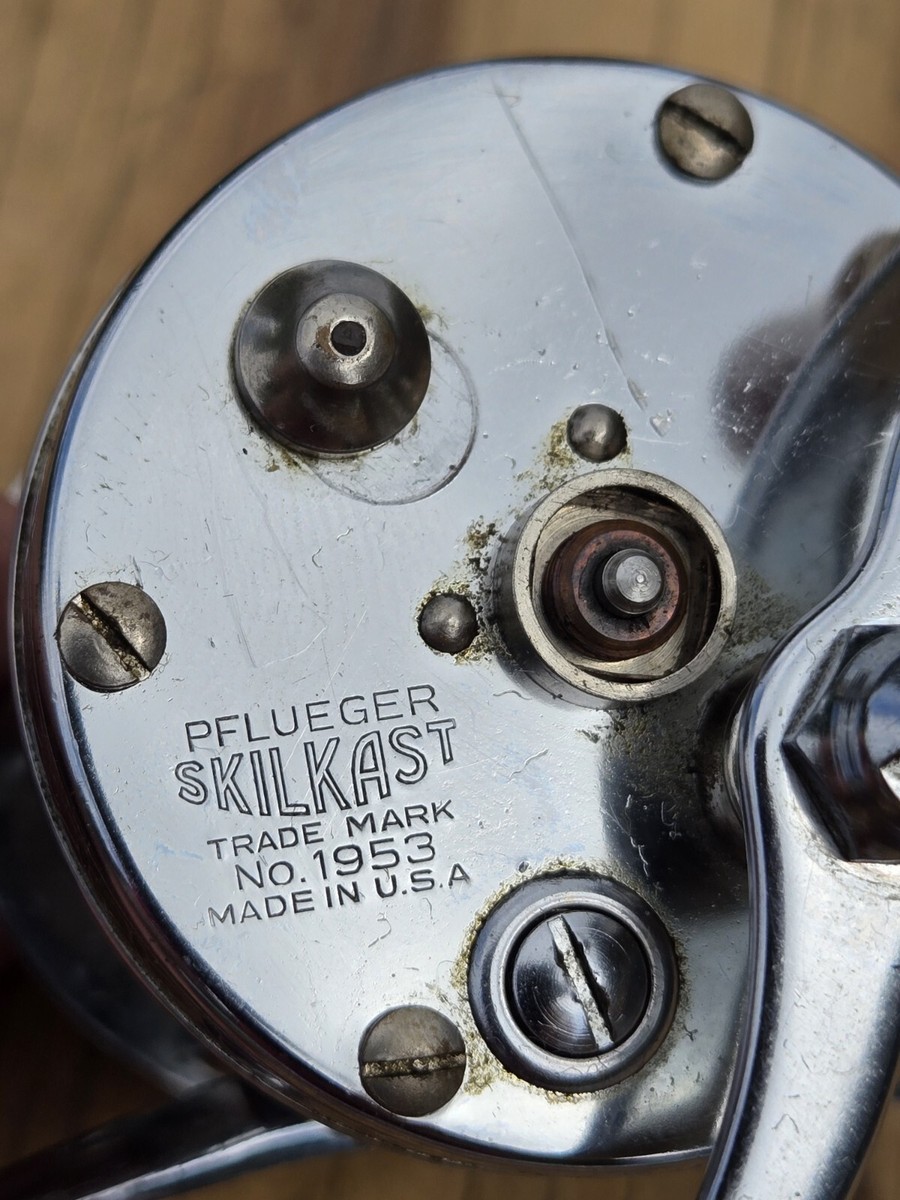 Vintage PFLUEGER SkilKast 1953 Fresh Water Fishing Casting Reel