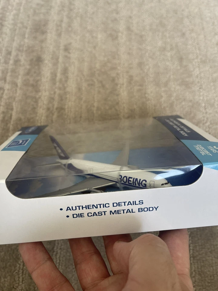 Modelo Diecast Welly Boeing 787 - Nuevo con Licencia Foto 3 de 3