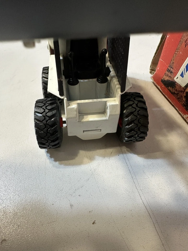 Vintage 1980s GAMA Clark Bobcat 741 Skid Steer 1:50 Diecast Model - Image 3 of 4