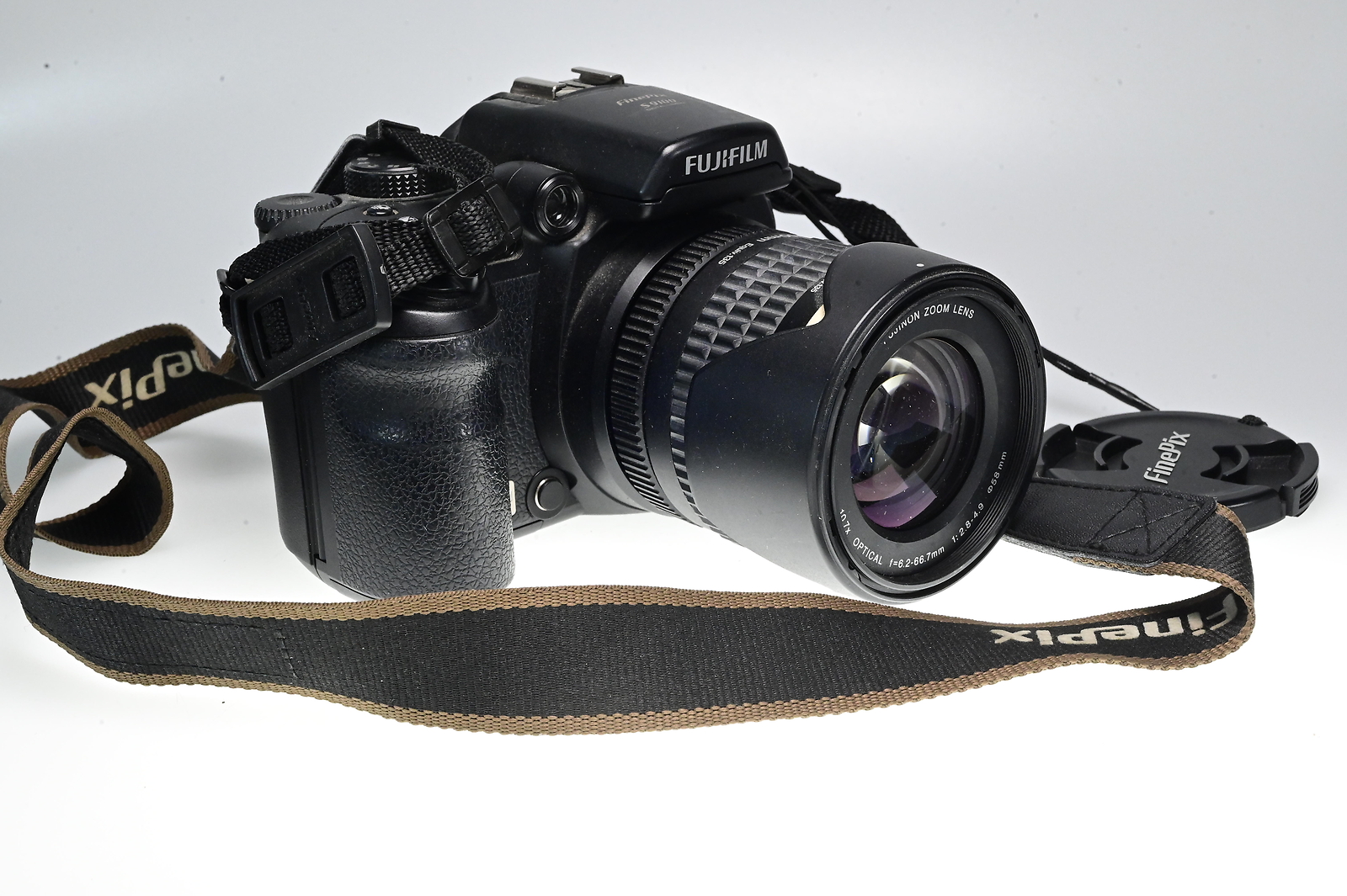 Fuji Finepix S9100 9MP Digital Camera with 10.7x Optical Zoom Model G343