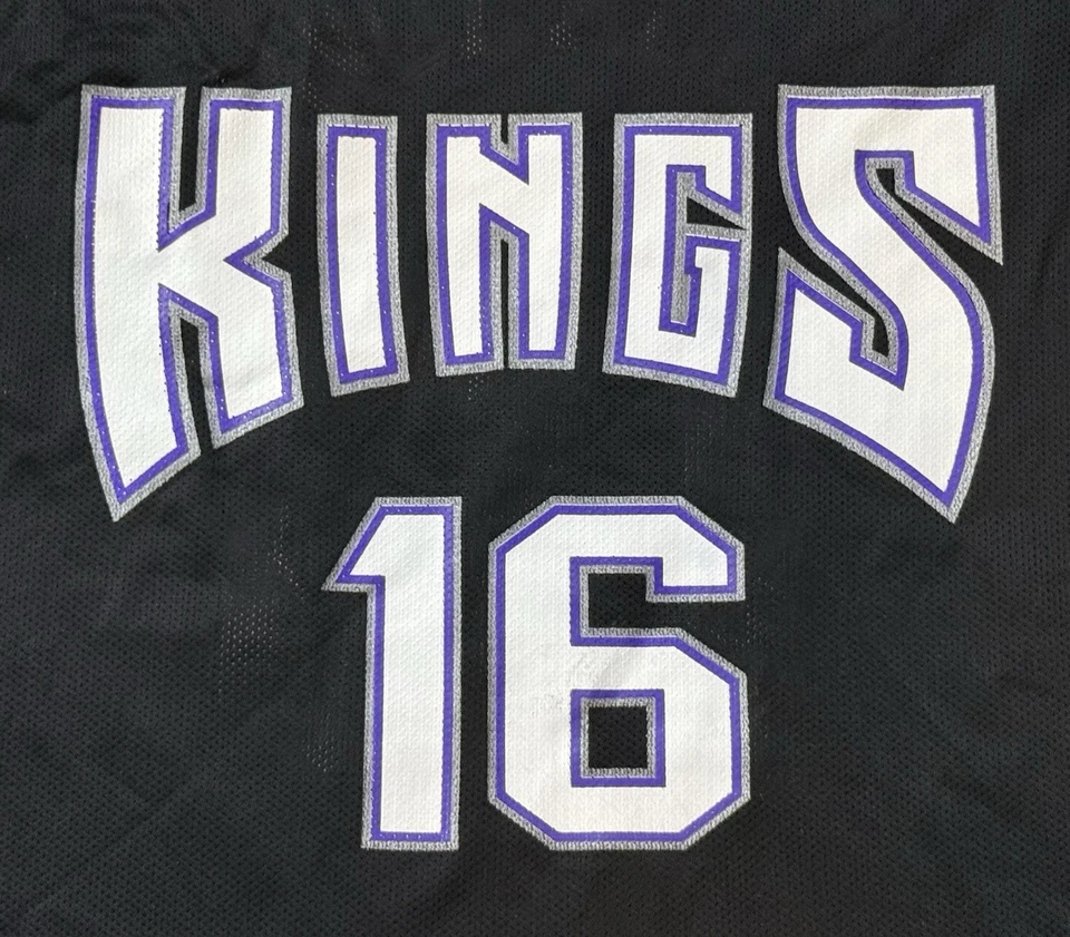 Camiseta deportiva vintage de los 90 Peja Stojakovic Champion 52 Sacramento Kings Divac Bibby NBA Foto 3 de 4