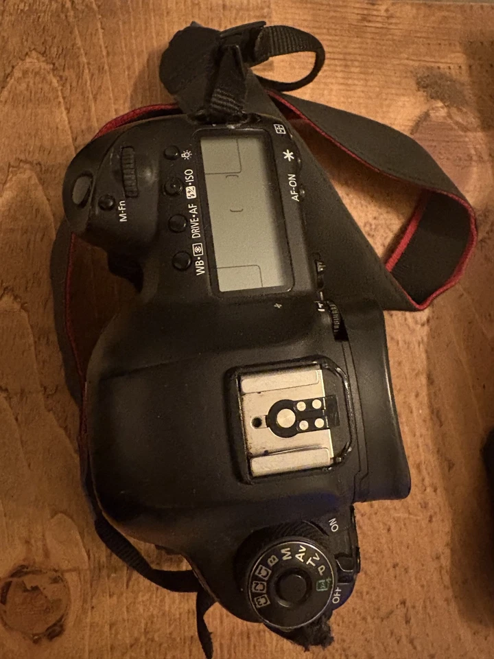 Canon EOS 5D Mark IV, photo 2 of 3