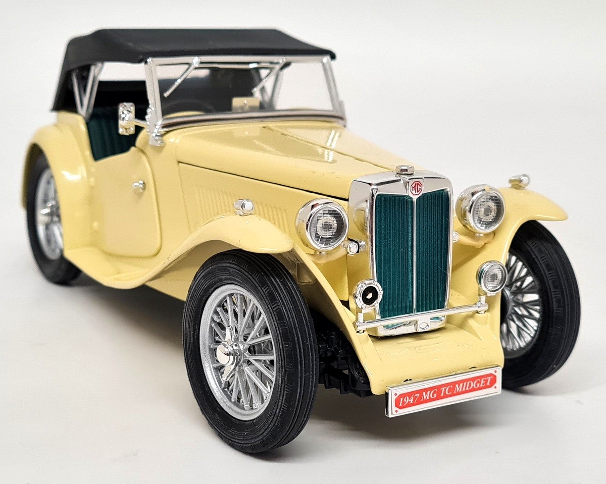 Signature 1/18 MG TC Midget 1947 Cream / Light Yellow Diecast Scale Model Car