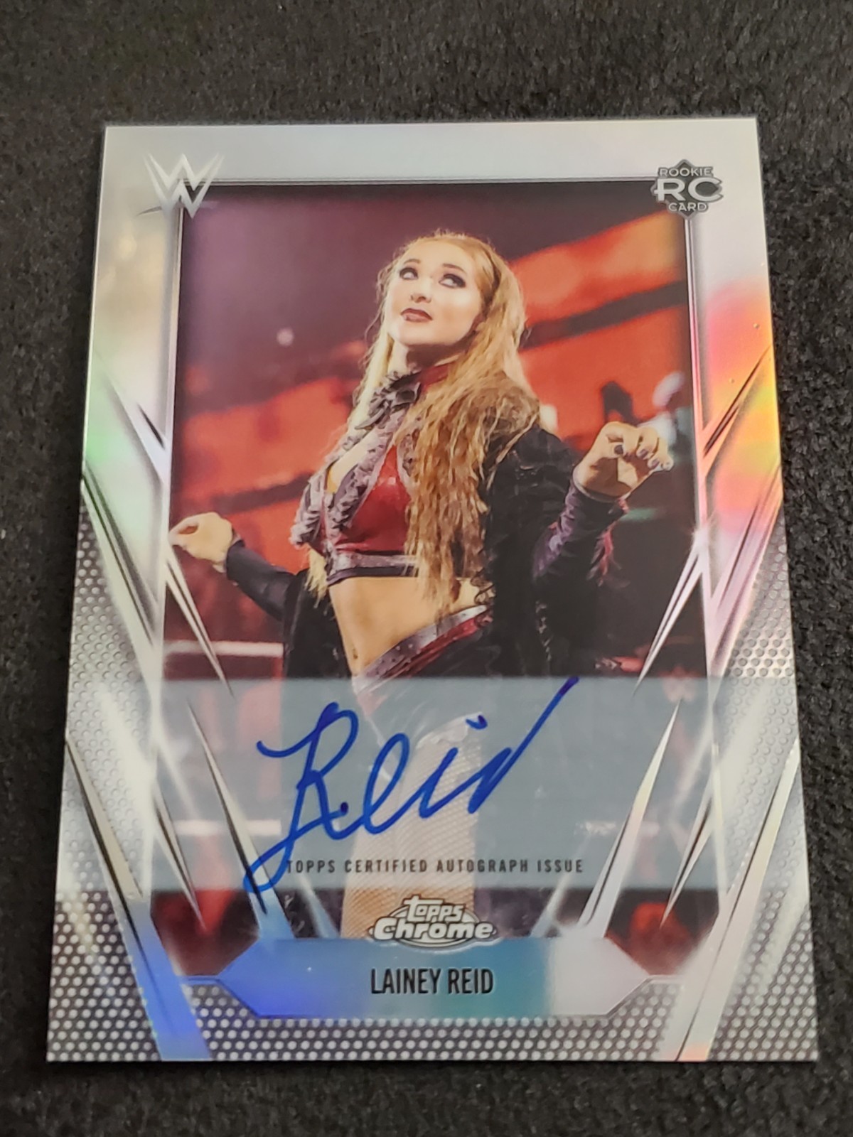 Lainey Reid 2026 Topps Chrome WWE RC Rookie Auto Refractor #BCA-LNY Variation view 1