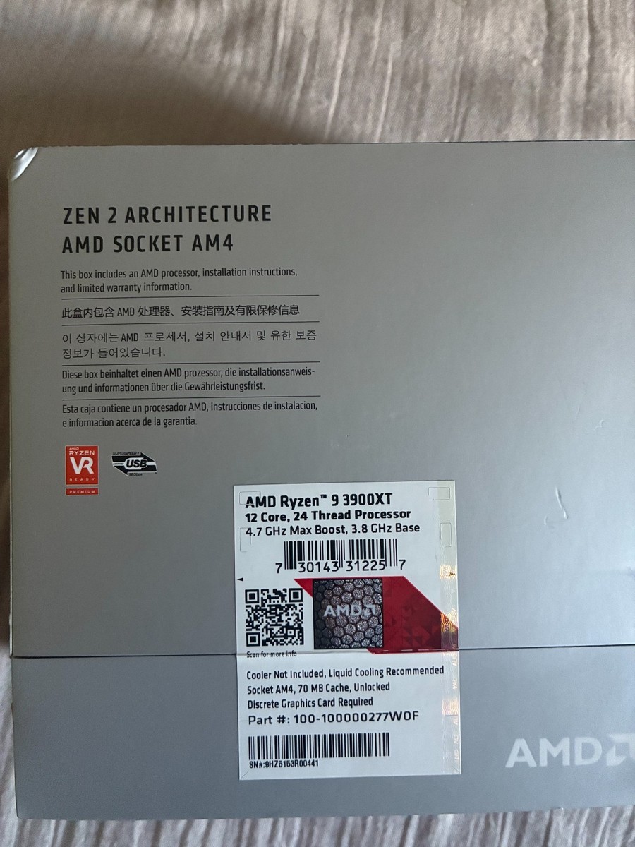 AMD Ryzen 9 3900XT Processor (4.7 GHz, 12 Cores, Socket AM4) - 100