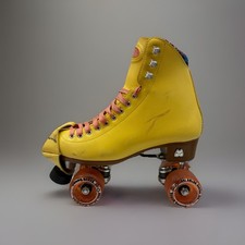 Moxi Beach Bunny Roller Skates Yellow Strawberry Lemonade Size Size 8 Box Extras