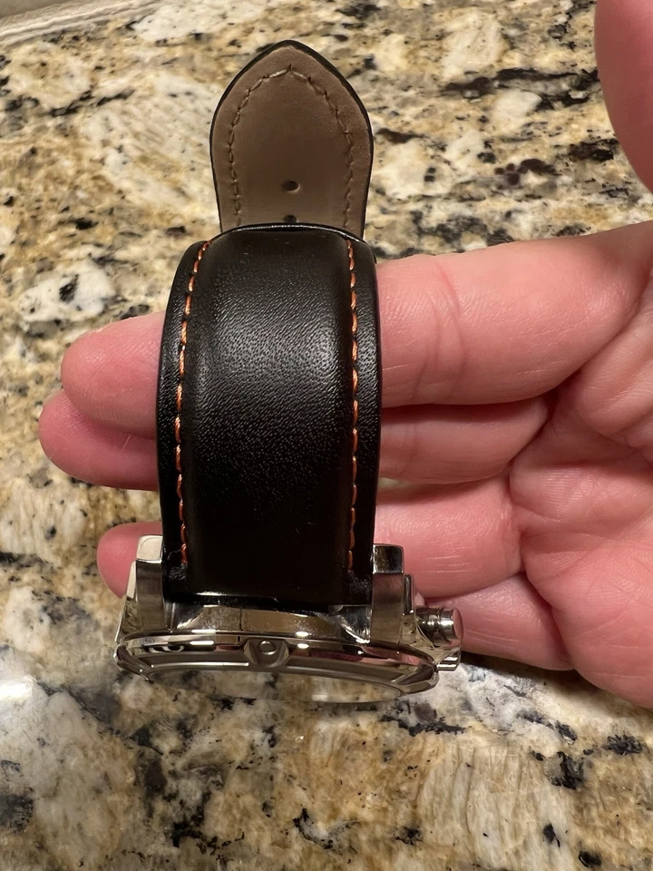 Reloj Hombre Morphic Acero Inoxidable con Correa Cuero Negro (usado) 5ATM Foto 2 de 4