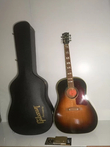 Gifu-Bassd Acoustic Electric Guitar-Clean, With Case Gibson Southern Jumbo Safe 