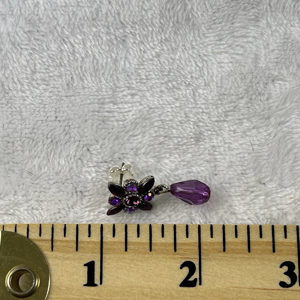 Pendientes perforados de cristal de piedras moradas Avon vintage Foto 4 de 4