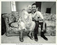 1988 Press Photo Gregoria and Francisco Perez in their remodeled home, Florida