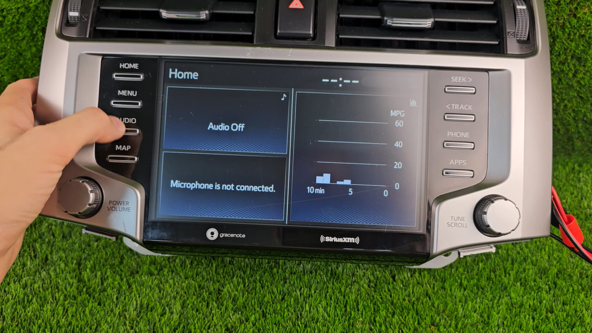 Toyota 4Runner 2019-2022 GrcenotXM HD radio Navgation display