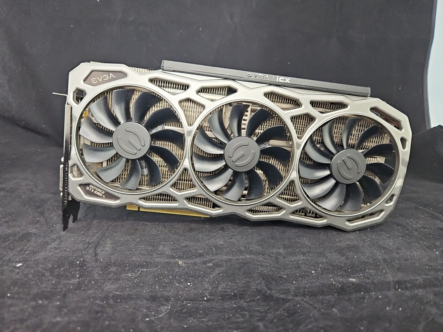 EVGA GeForce GTX 1080 Ti FTW3 Gaming 11GB GDDR5X Graphics Card 