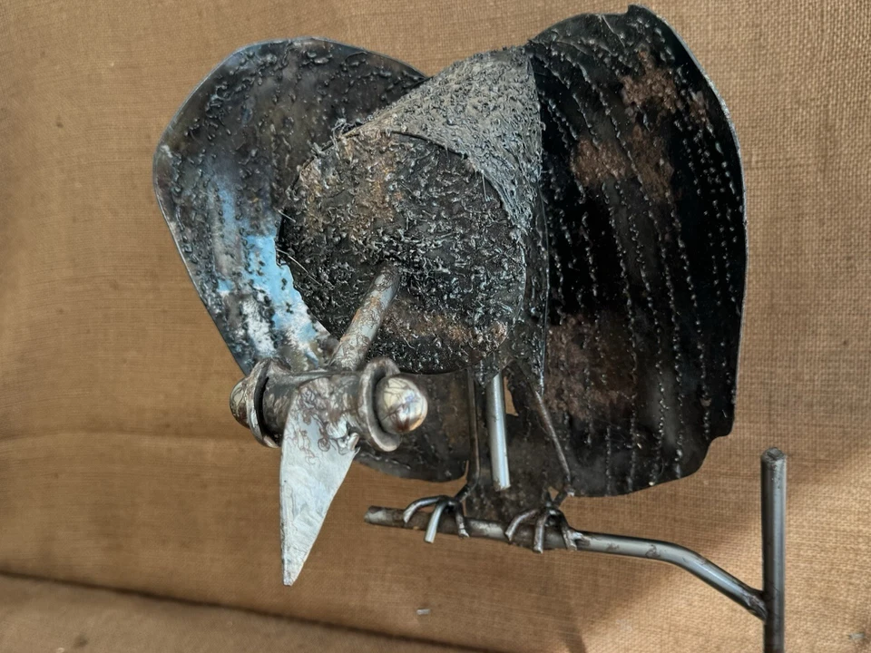 METAL ART  TURKEY BUZZARD SCULPTURE 10" WING SPAN VULTURE SCULPTURE - Image 3 of 4