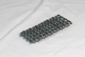 1/16 Tiger I spare metal track, 13 link, ideal for front of hull. Unpainted.