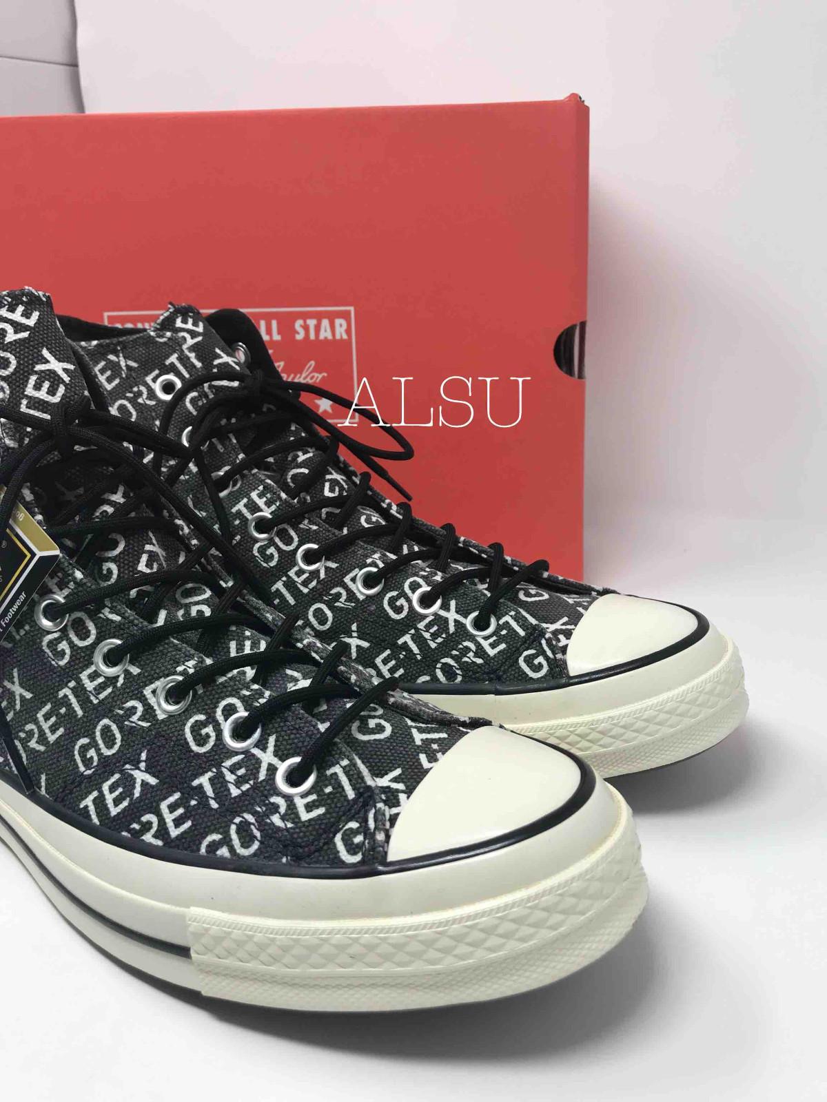 white canvas converse